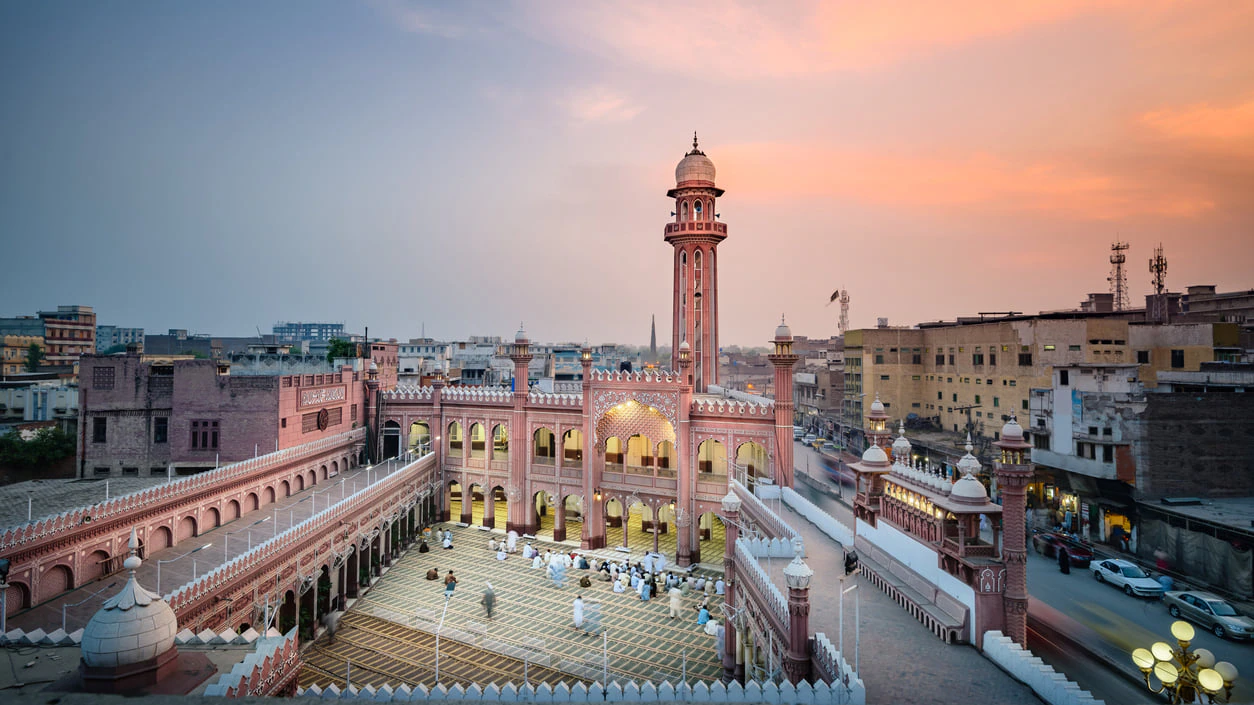 Best Places to Visit Peshawar, Pakistan in Summer 2023