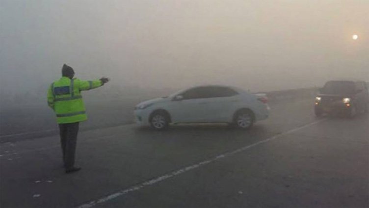 Lahore-Islamabad Motorway Shrouded in Fog, Closure Ensures Safety