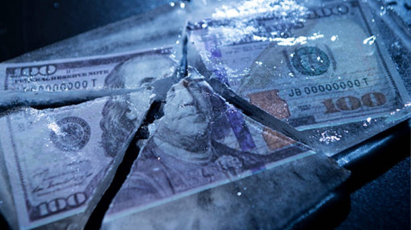 Pakistani Rupee Gains Again Against US Dollar and British Pound