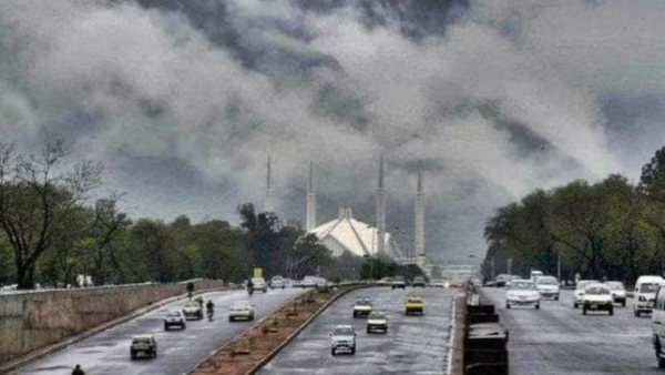 Islamabad Traffic Police Issue Safety Alert as Heavy Rain Batters Federal Capital