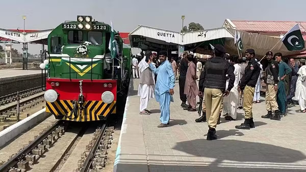 Balochistan Launches Jinnah Peoples Metro Train Service in Quetta With Subsidized Fares
